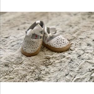 ✨Adorable white shoes✨